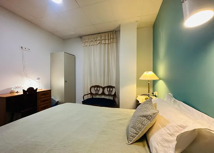 Mirador 1 Del Mercado Central - Habitacion Con Bano Privado En El Centro De La Ciudad Vella