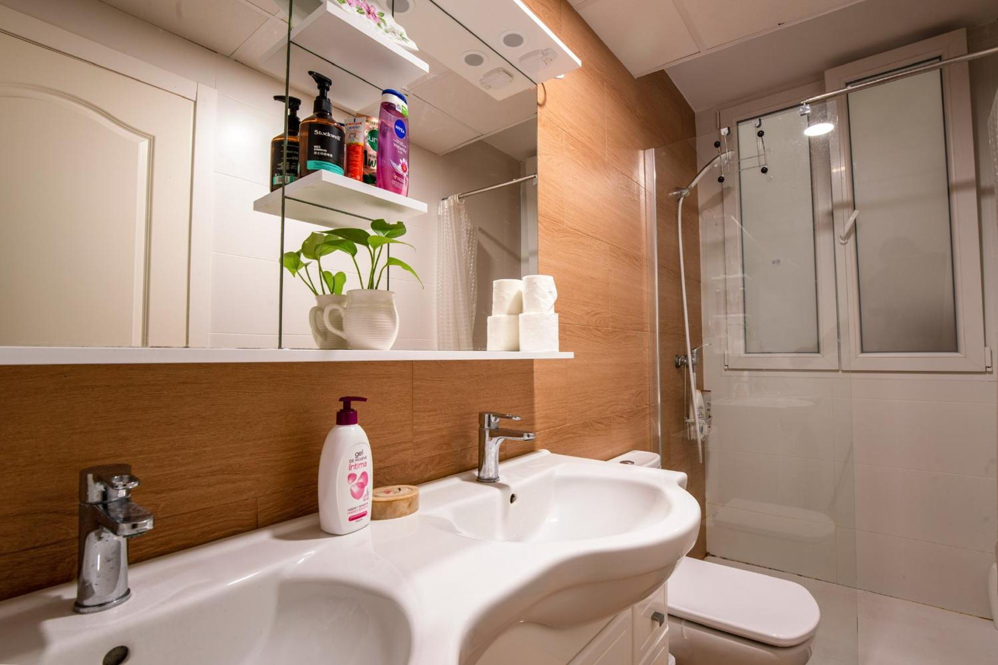 Mirador 1 Del Mercado - Con Bano Privado En El Centro De La Ciudad Vella * Valenza