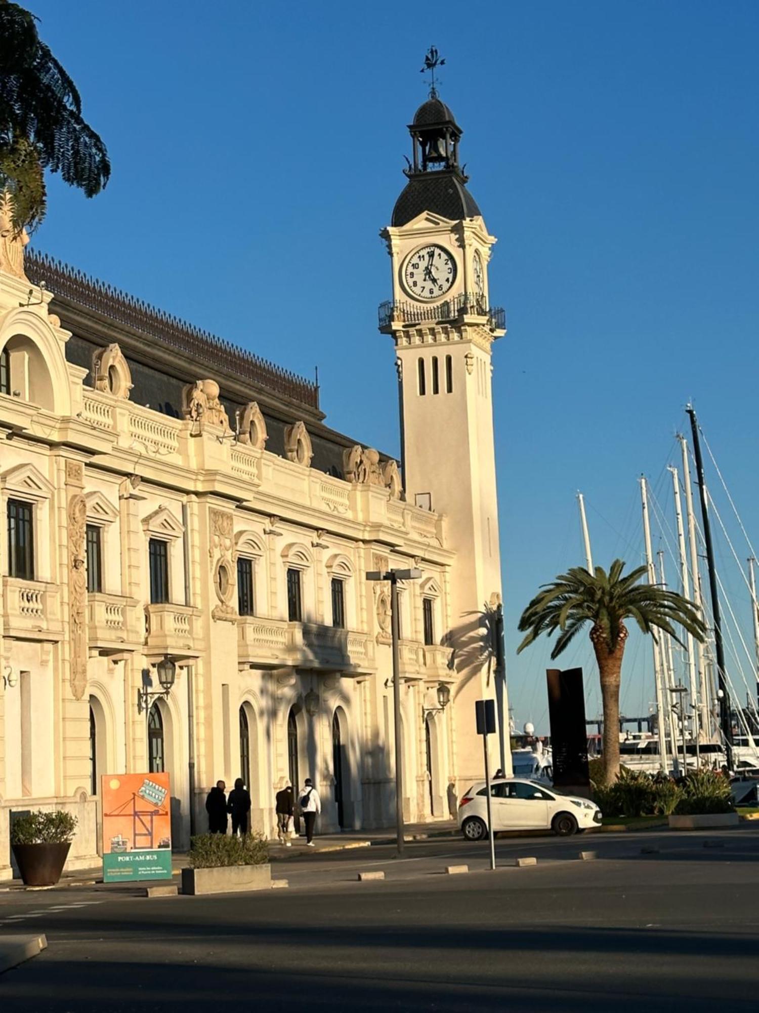 Kwatera prywatna Mirador 1 Del Mercado - Con Bano Privado En El Centro De La Ciudad Vella