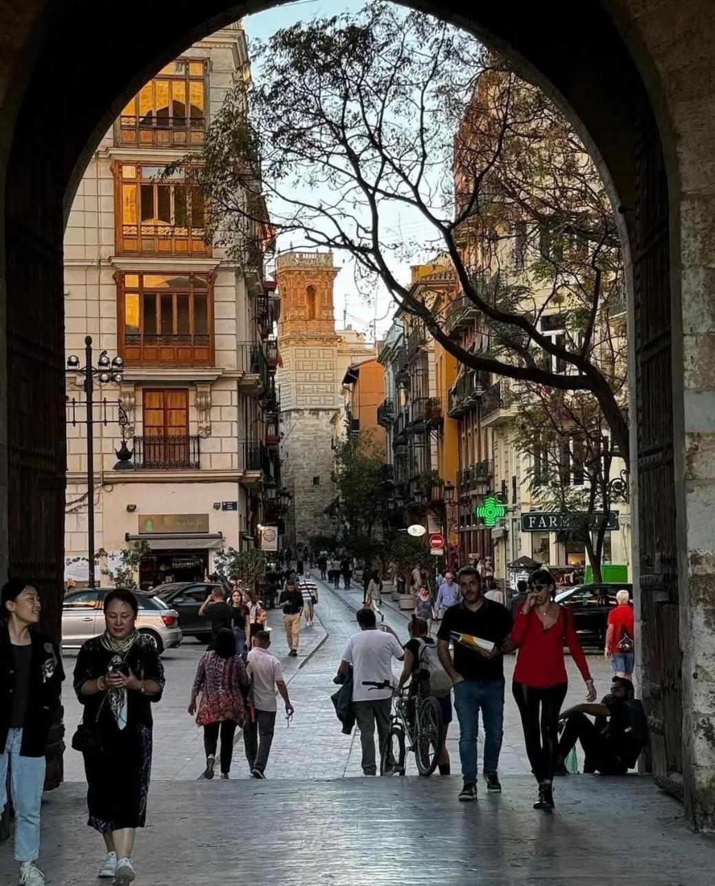 Kwatera prywatna Mirador 1 Del Mercado - Con Bano Privado En El Centro De La Ciudad Vella *