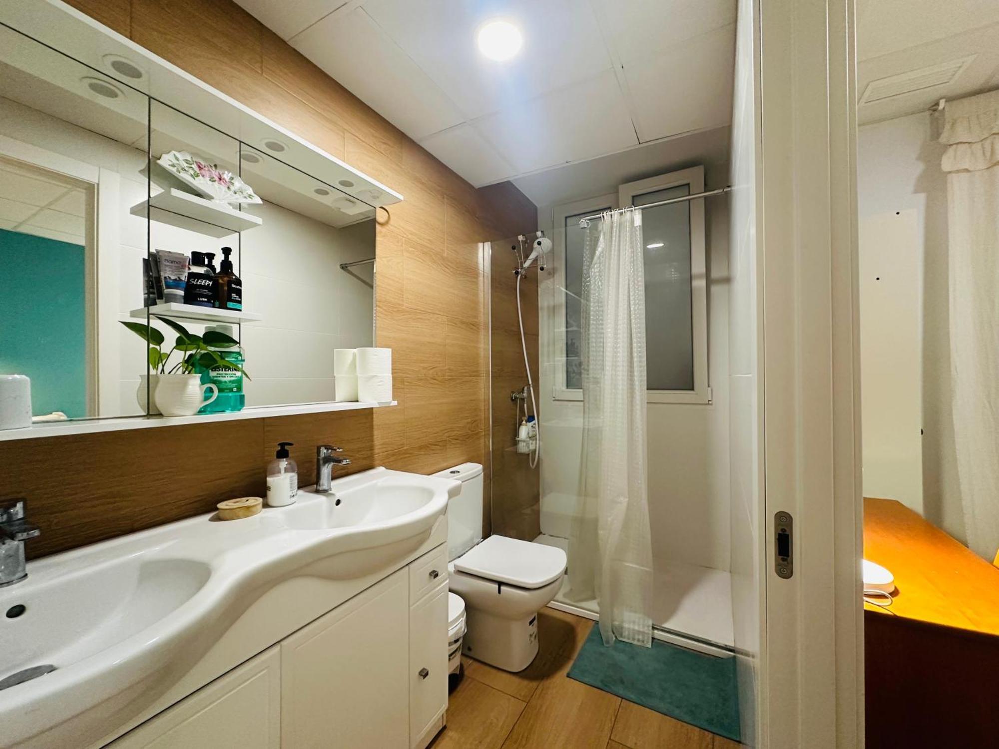 Mirador 1 Del Mercado - Con Bano Privado En El Centro De La Ciudad Vella Alloggio in famiglia *